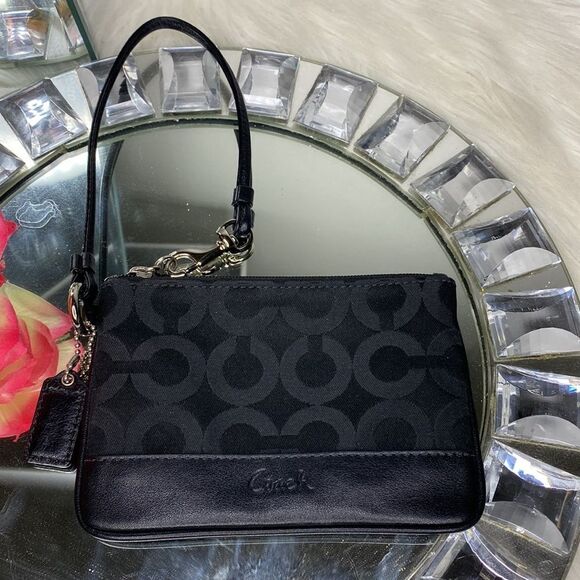 Coach Black Signature Logo Leather Zipper Wristlet - Picture 2 of 8